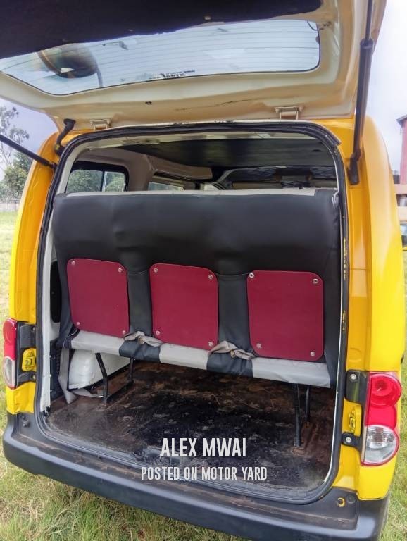 Nissan NV200 2016 Yellow