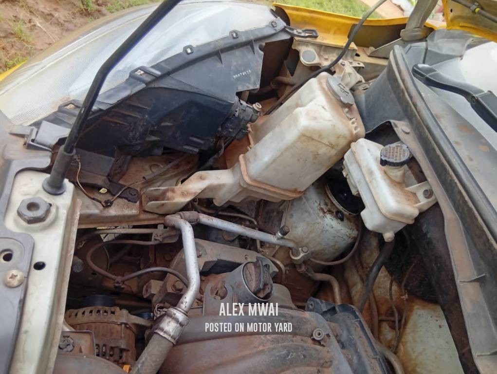 Nissan NV200 2016 Yellow