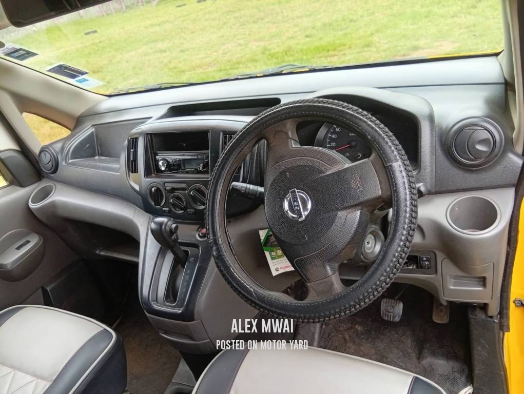 Nissan NV200 2016 Yellow