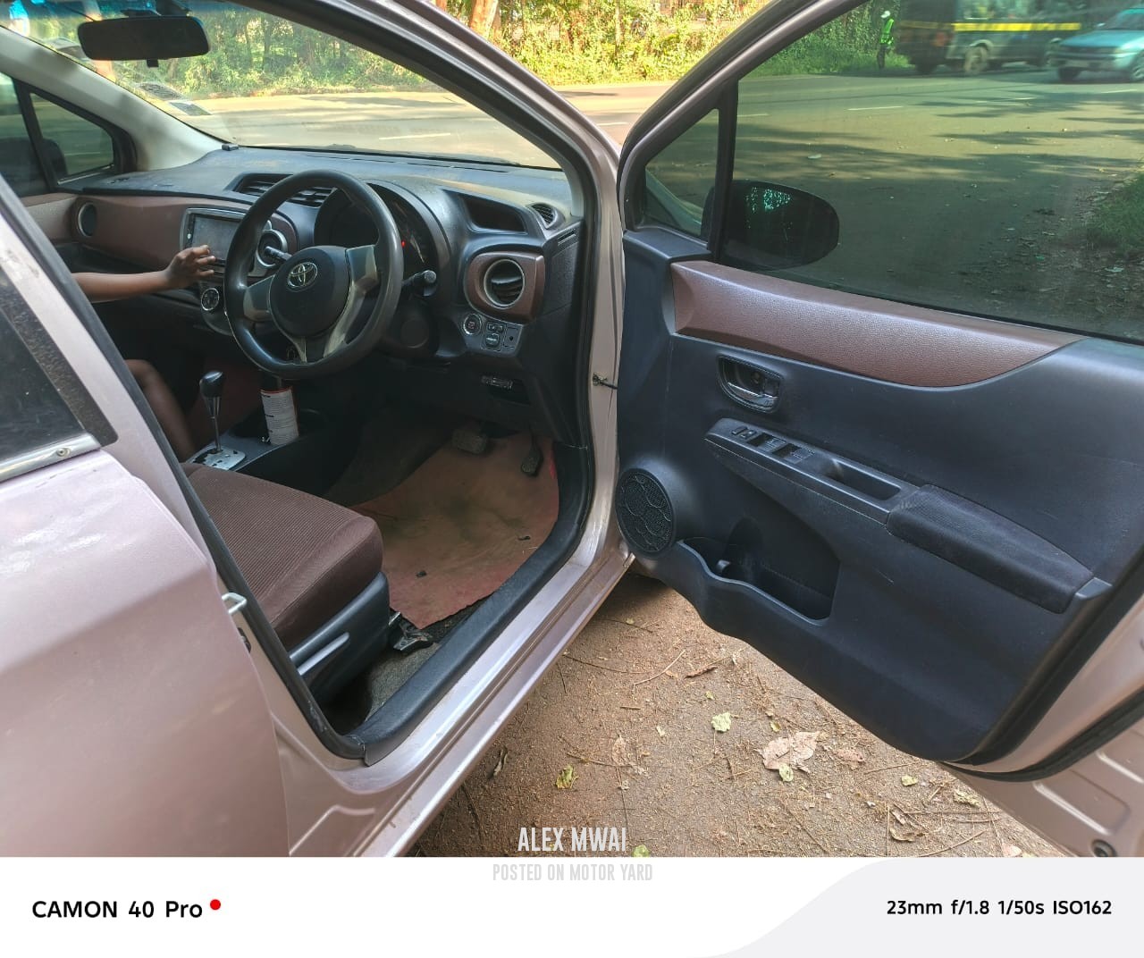 Toyota Vitz 2012 Bronze