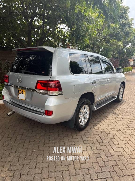 Toyota Land Cruiser 2012 Silver