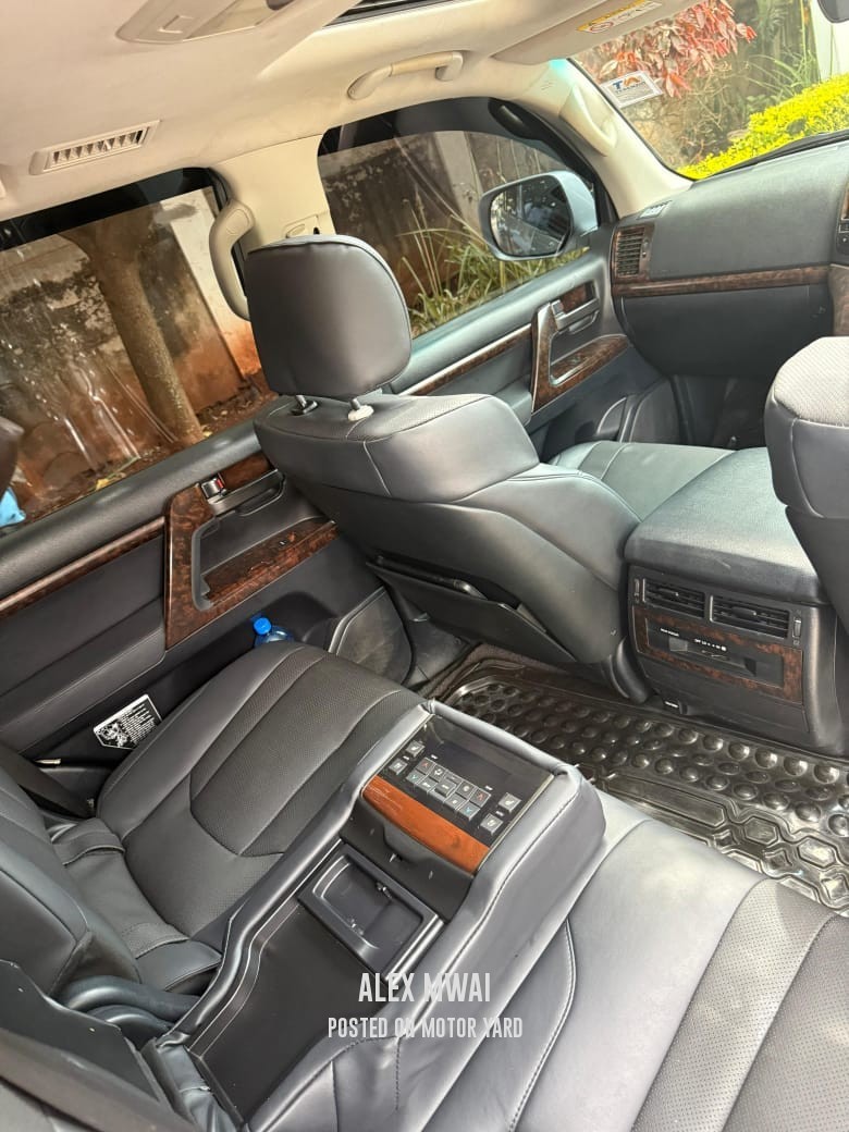 Toyota Land Cruiser 2012 Silver