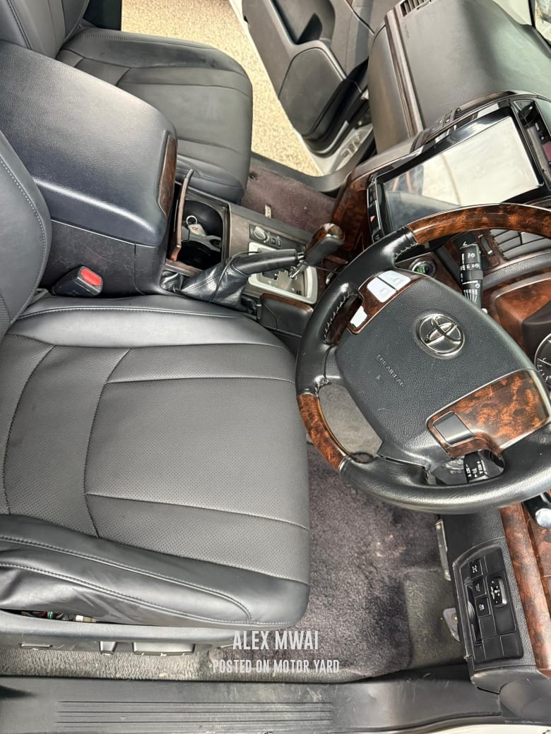 Toyota Land Cruiser 2012 Silver