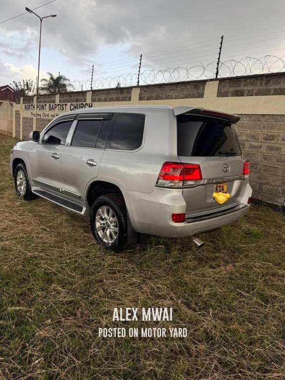 Toyota Land Cruiser 2012 Silver