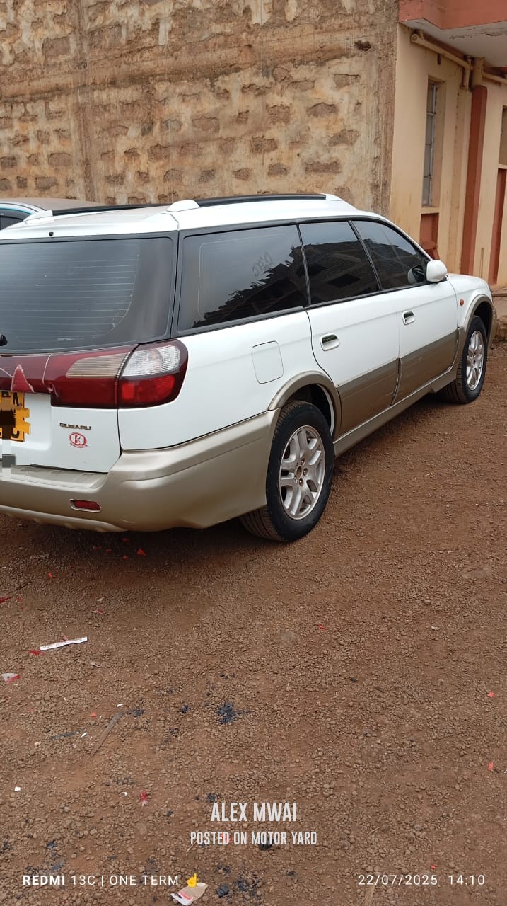 Subaru Legacy 2006 White