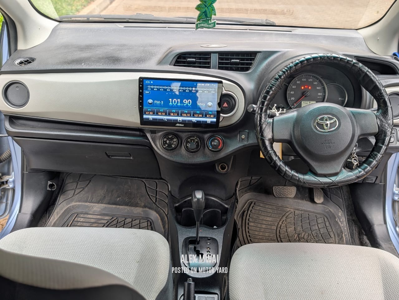 Toyota Vanguard 2011 Black