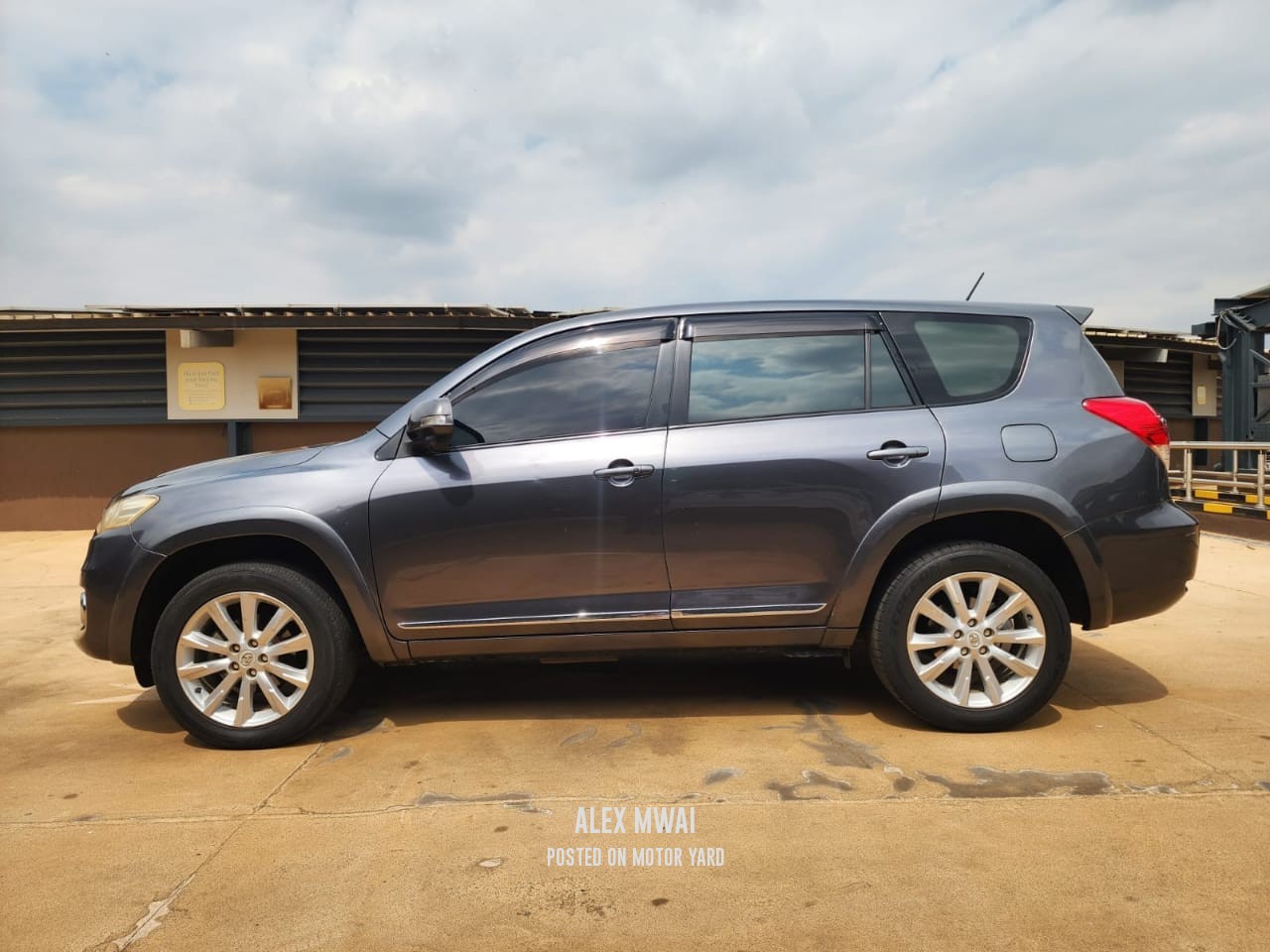 Toyota Vanguard 2011 Black