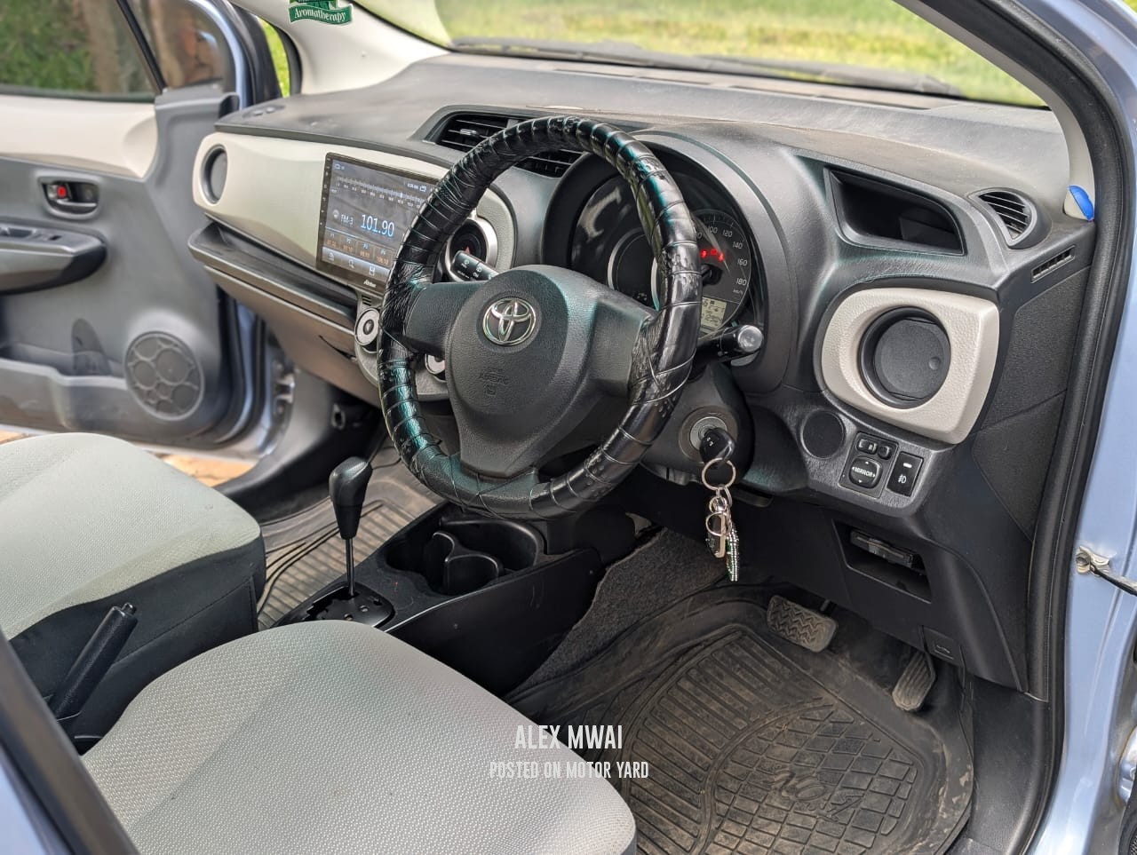 Toyota Vanguard 2011 Black