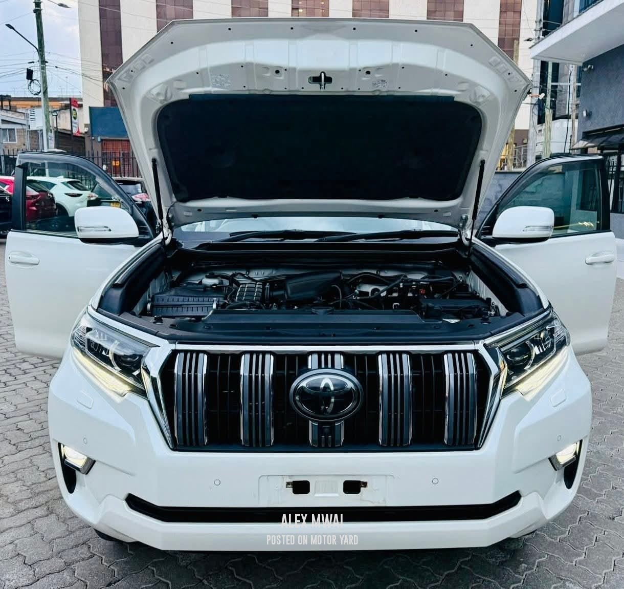 Toyota Land Cruiser Prado TX-L 2018 White