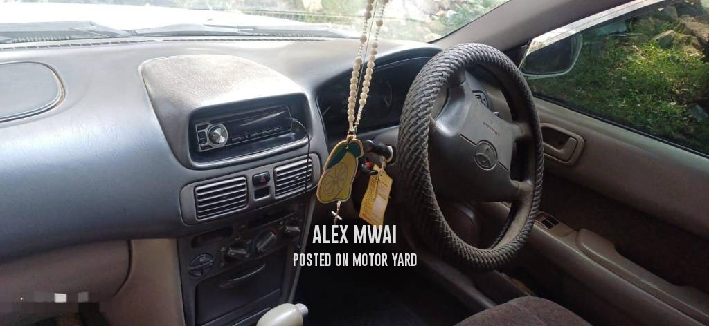 Toyota Corolla 2005 White