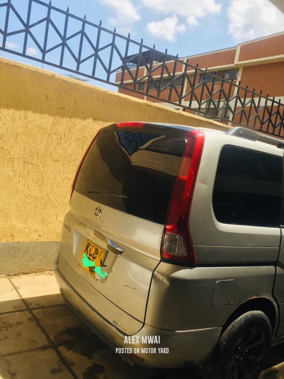 Nissan Serena 2011 Brown