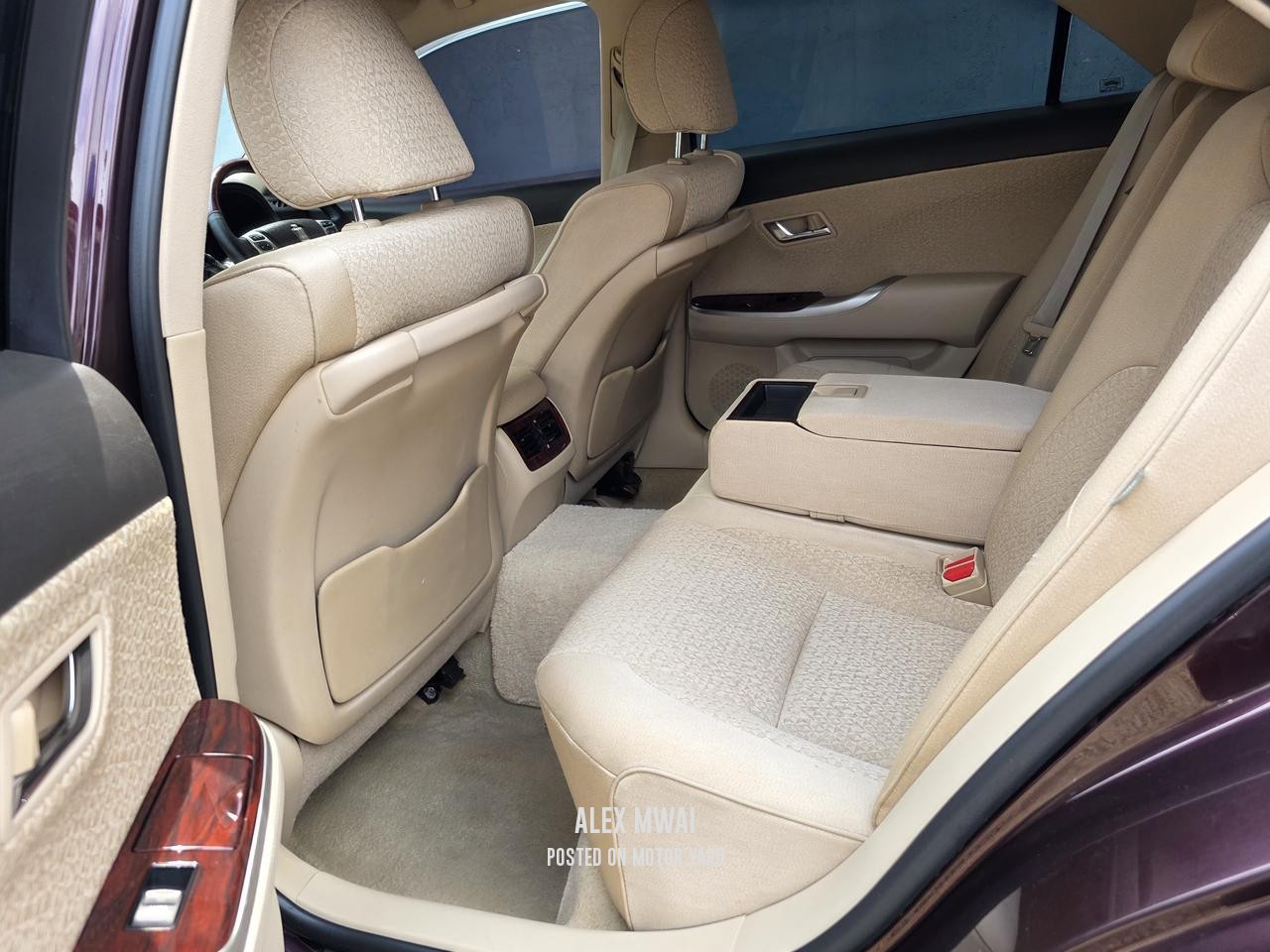 Toyota Crown 2010 Maroon