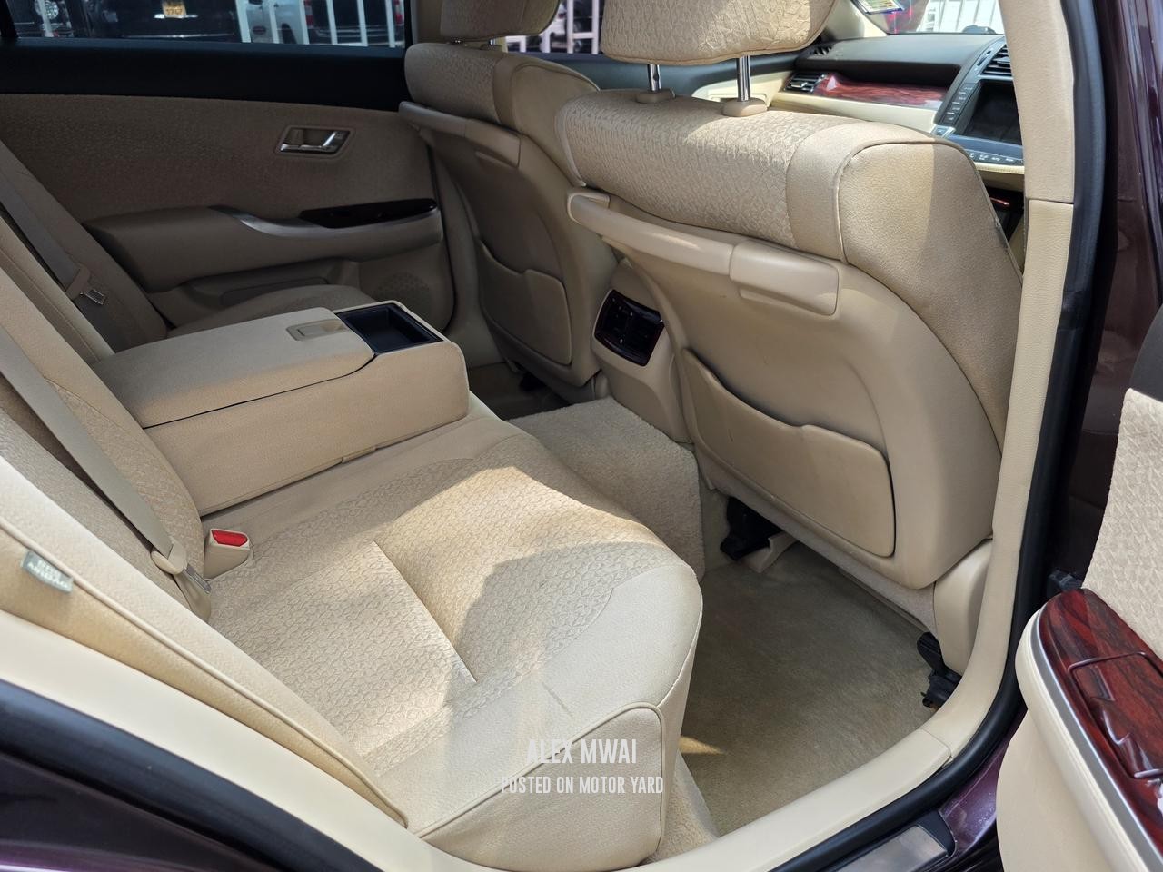 Toyota Crown 2010 Maroon