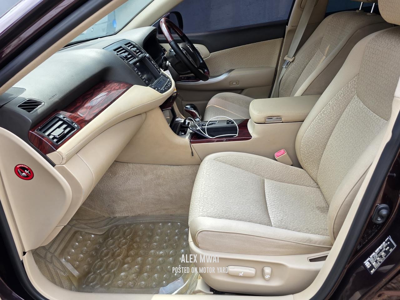 Toyota Crown 2010 Maroon