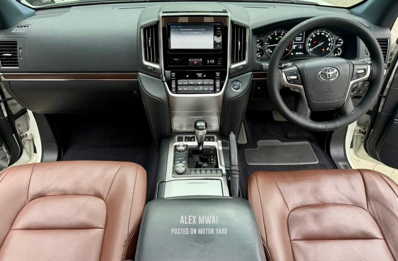 Toyota Land Cruiser Prado VXL 2018 White