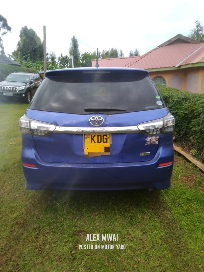 Toyota Wish 2006 Blue