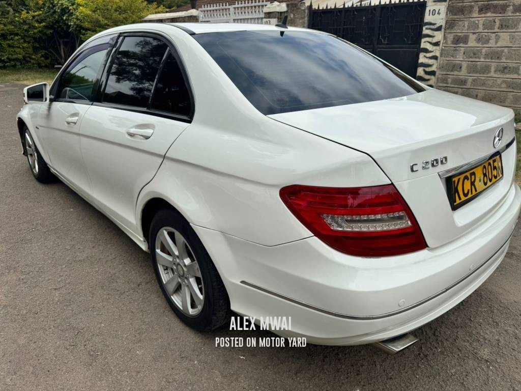 Mercedes-Benz C200 2012 Silver