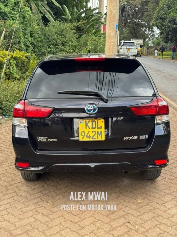 Toyota Fielder 2016 Black