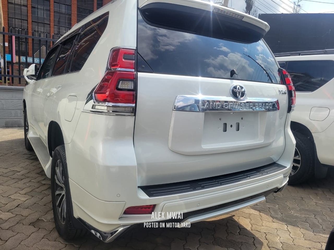 Toyota Land Cruiser Prado TZG 2018 White