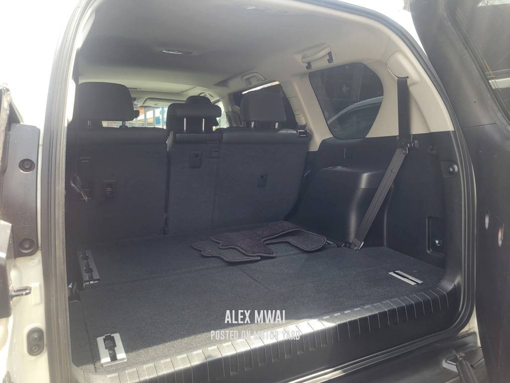 Toyota Land Cruiser Prado TZG 2018 White