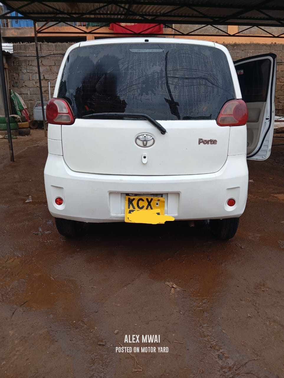 Toyota Porte 2018 White