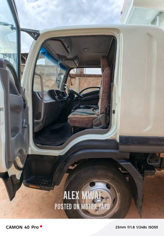 Isuzu FRR 2016 White