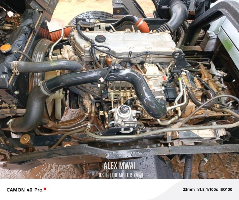 Isuzu FRR 2016 White