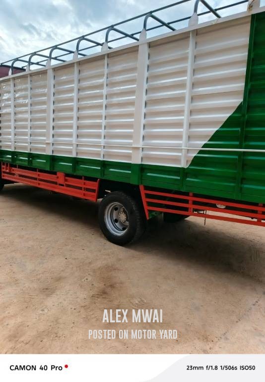 Isuzu FRR 2016 White