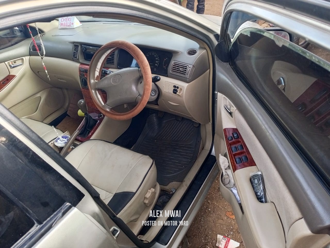 Toyota NZE 2013 Silver