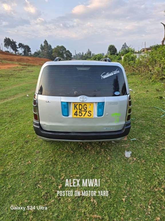 Toyota Succeed 2018 Silver