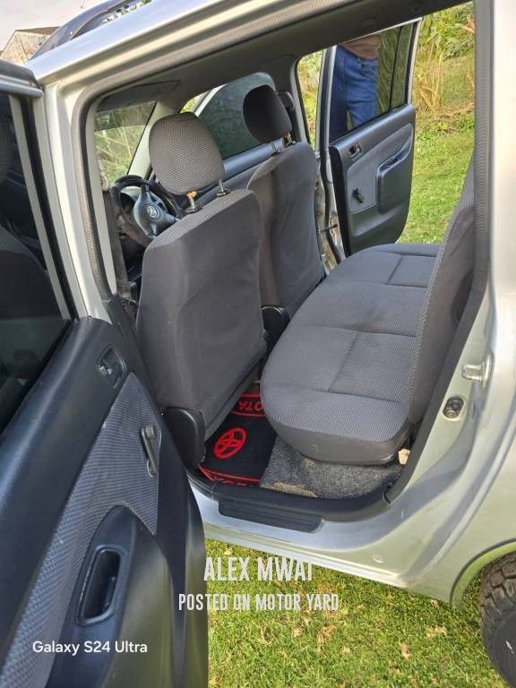 Toyota Succeed 2018 Silver