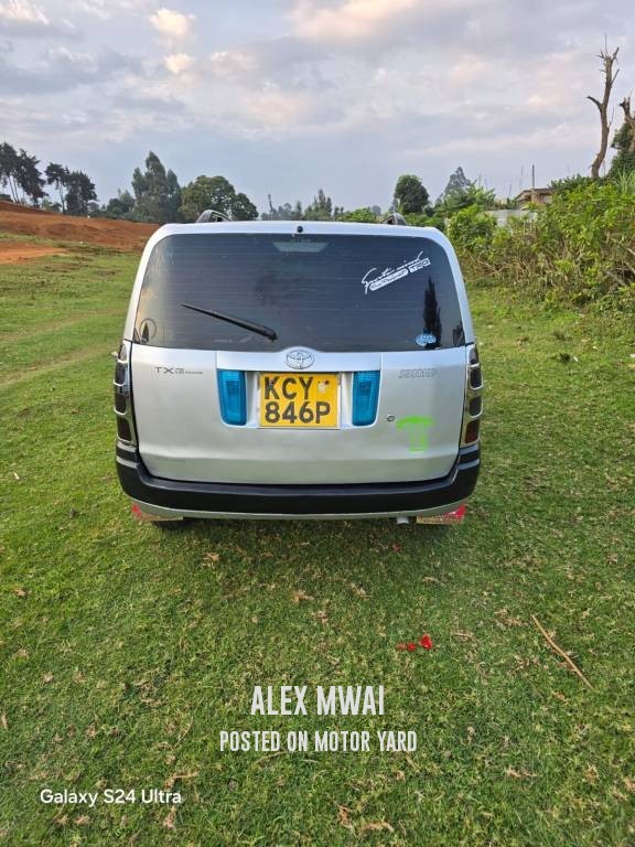 Toyota Succeed 2015 Silver