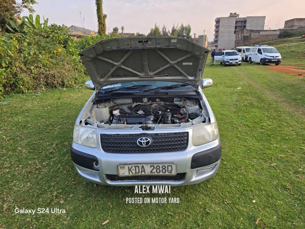 Toyota Succeed 2016 Silver