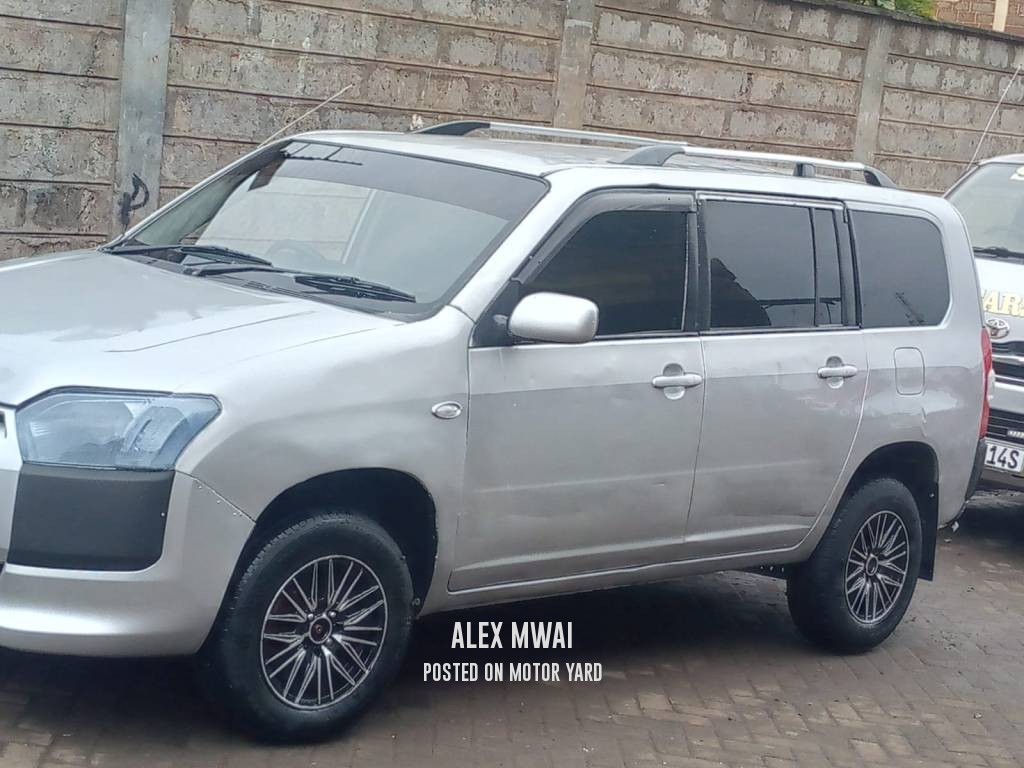 Toyota Succeed 2016 Silver