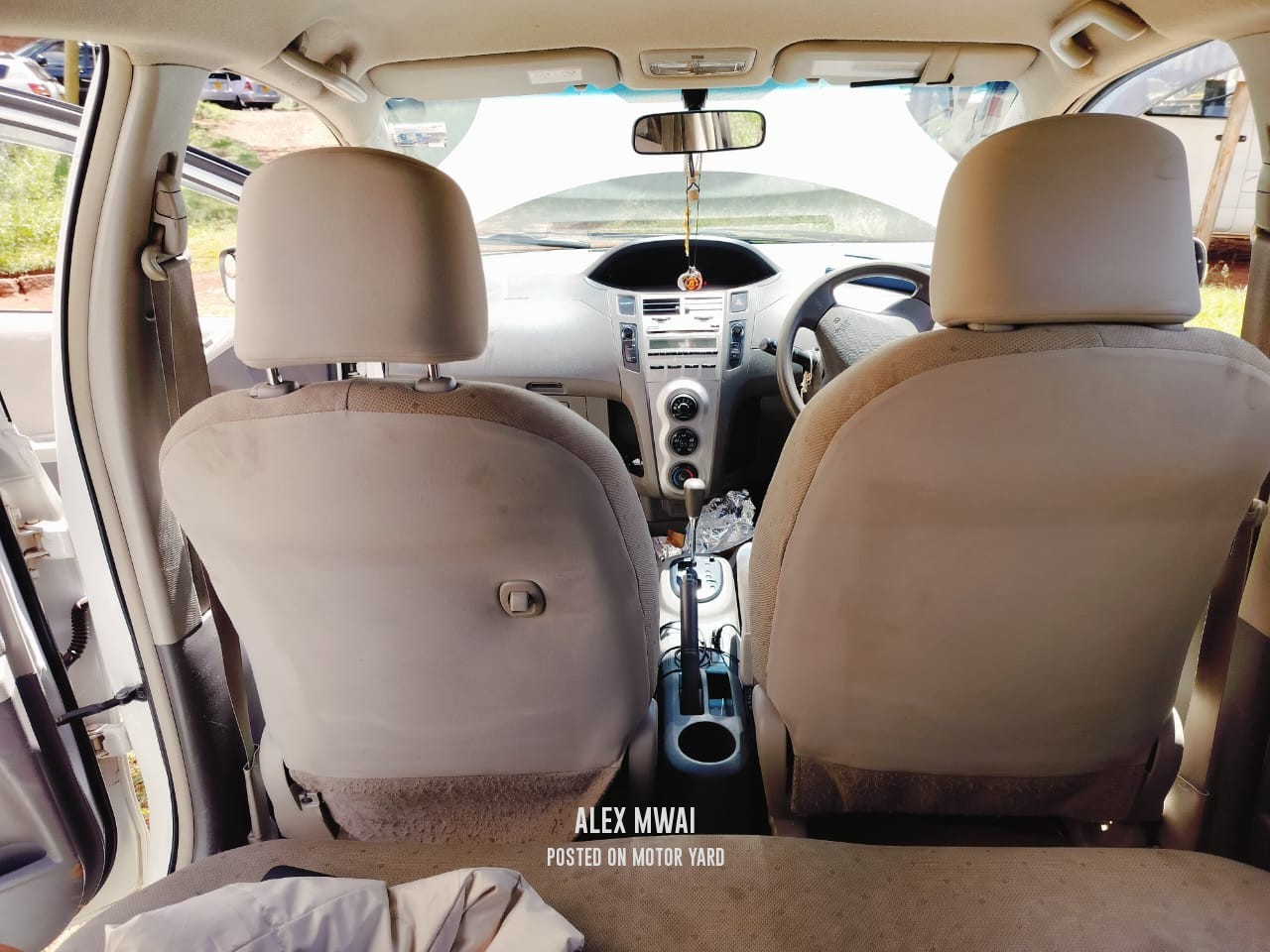 Toyota Vitz 2013 White