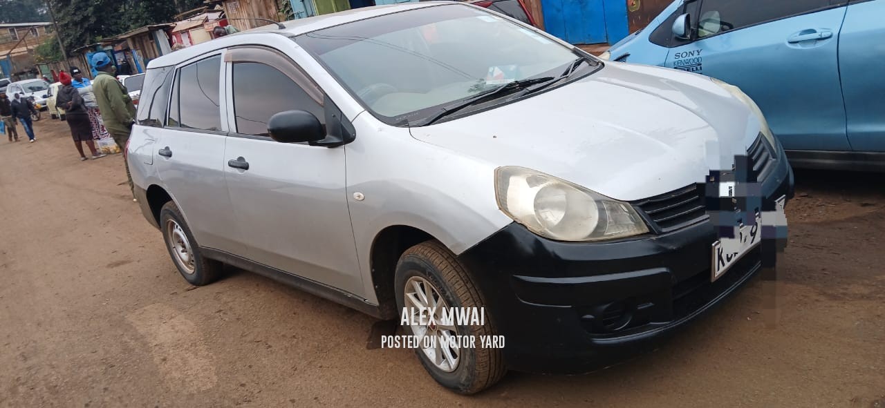 Nissan Ad 2014 Silver