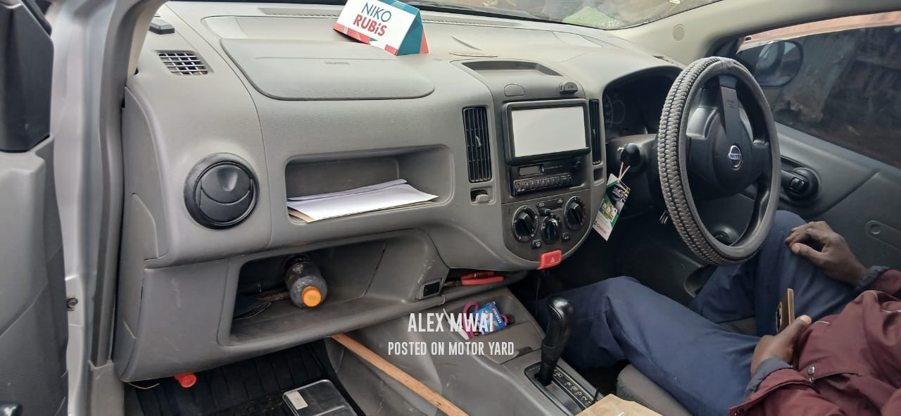 Nissan Ad 2014 Silver