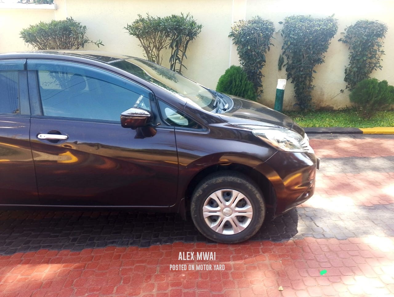 Nissan Note 2015 Maroon