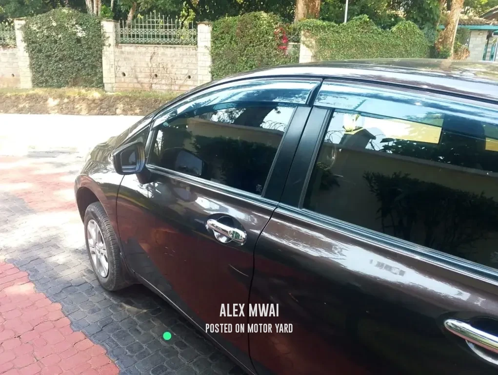 Nissan Note 2015 Maroon