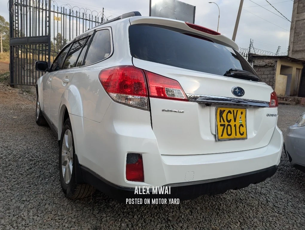 Subaru Outback 2012 White