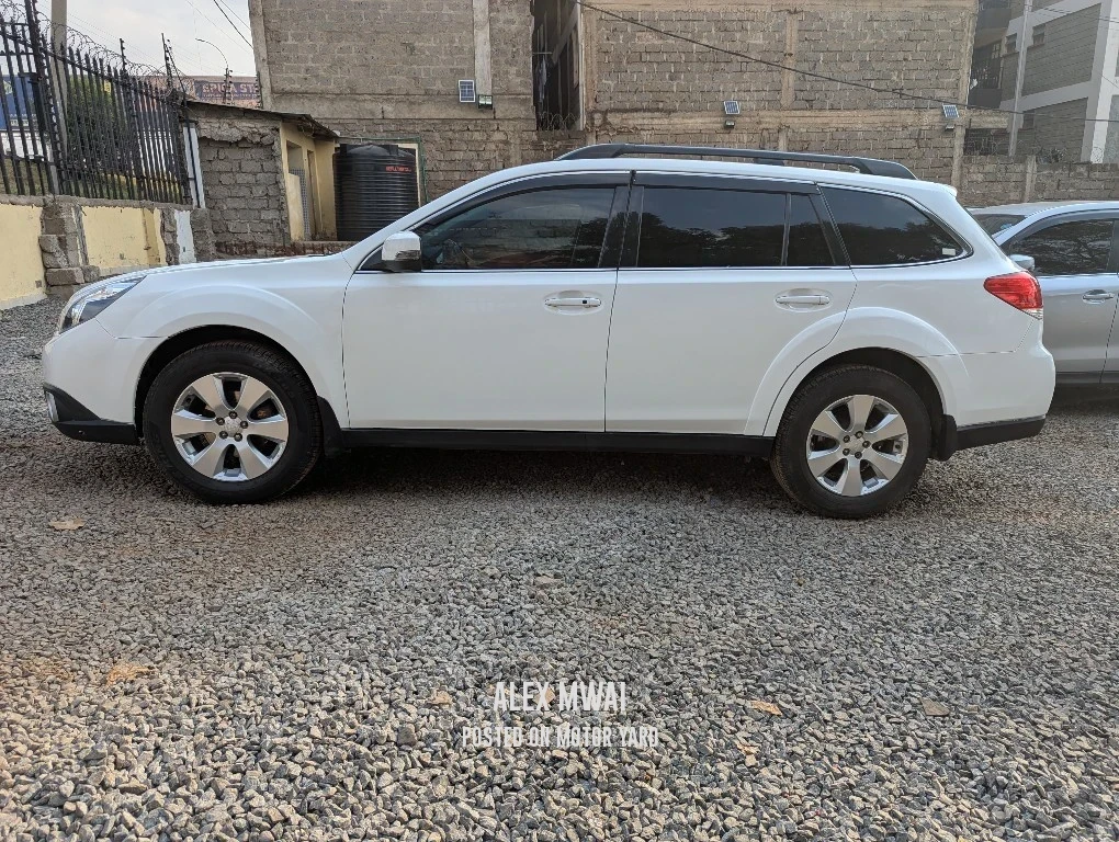 Subaru Outback 2012 White