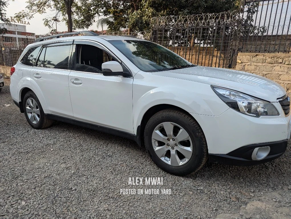 Subaru Outback 2012 White