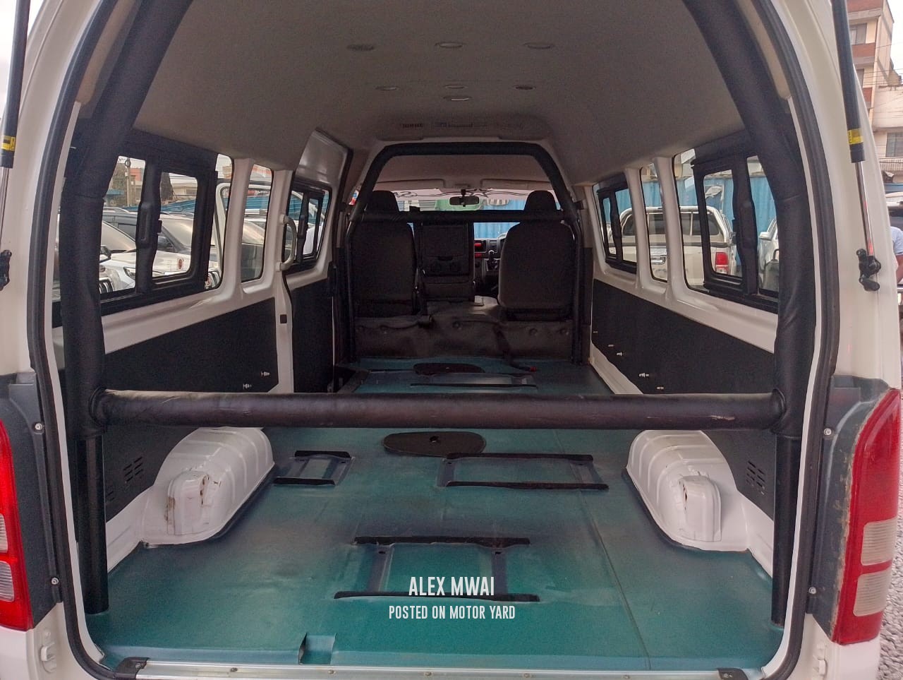 Toyota HiAce 2022 White