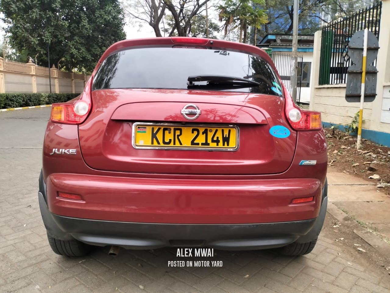 Nissan Juke 2011 Maroon