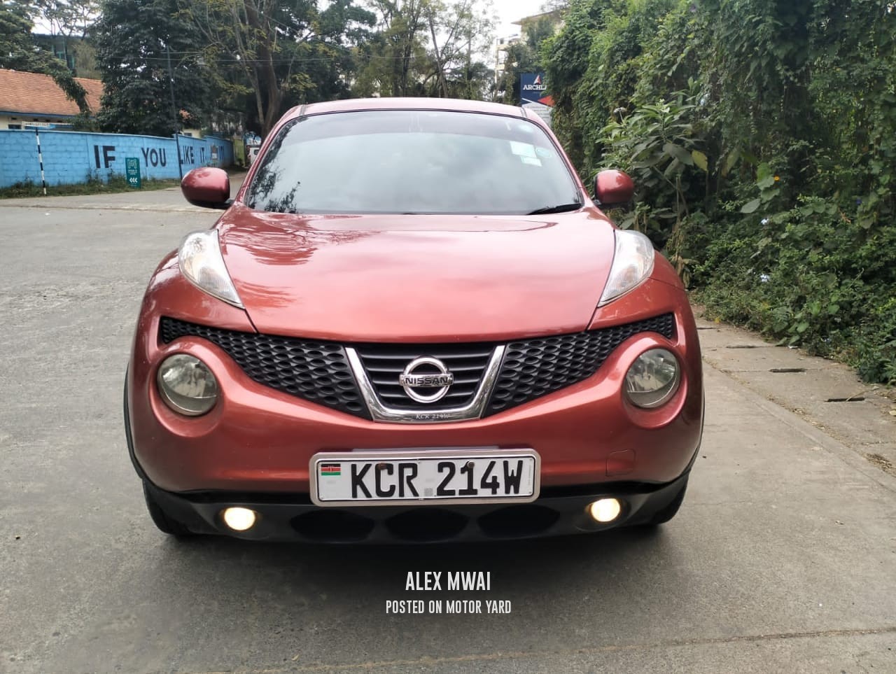 Nissan Juke 2011 Maroon