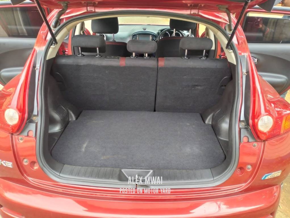 Nissan Juke 2011 Maroon