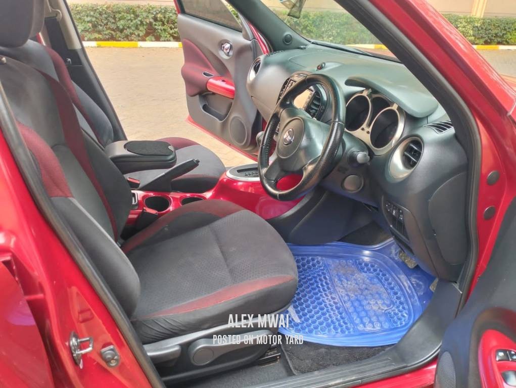 Nissan Juke 2011 Maroon