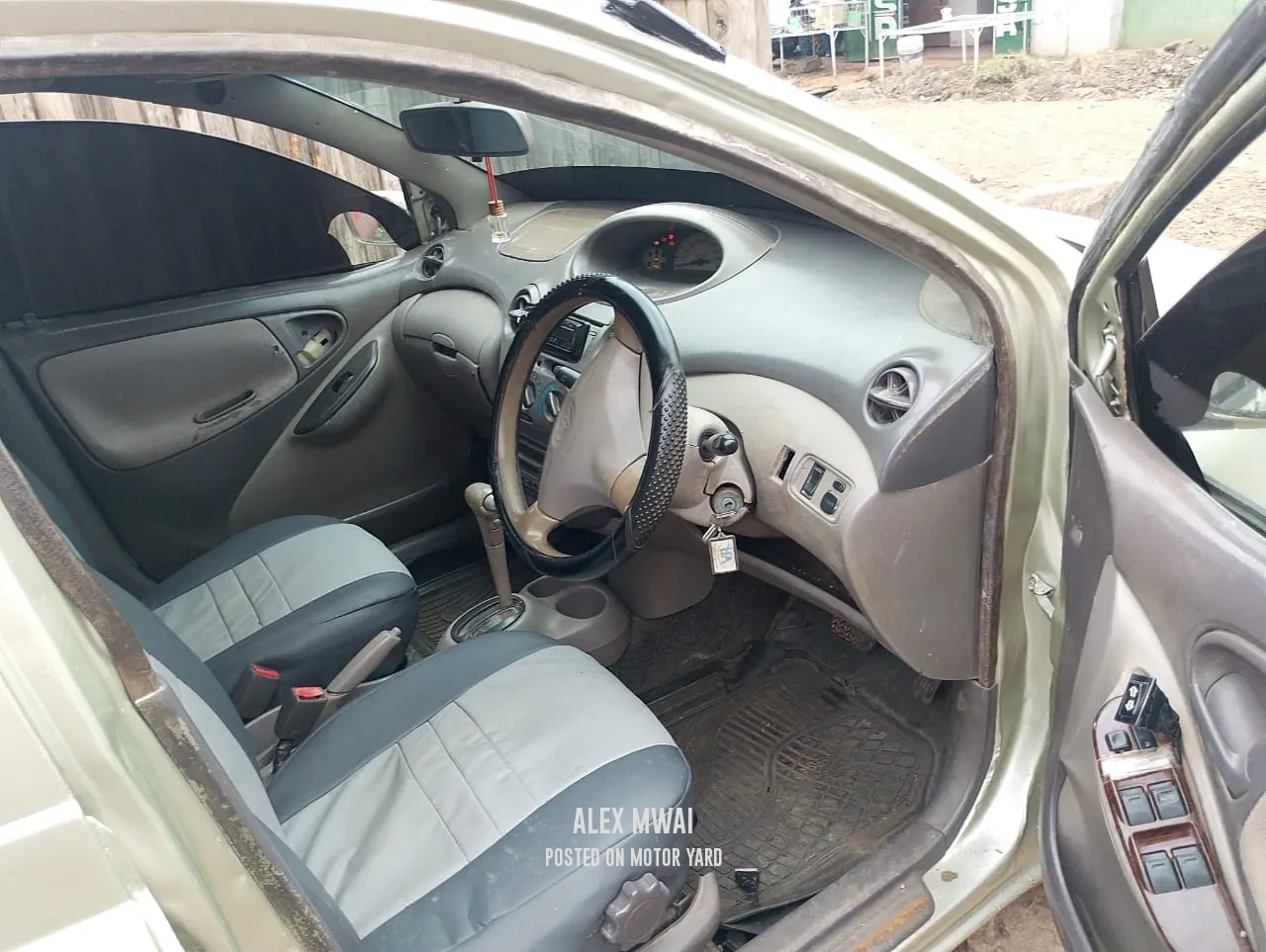 Toyota Platz 2013 Gold