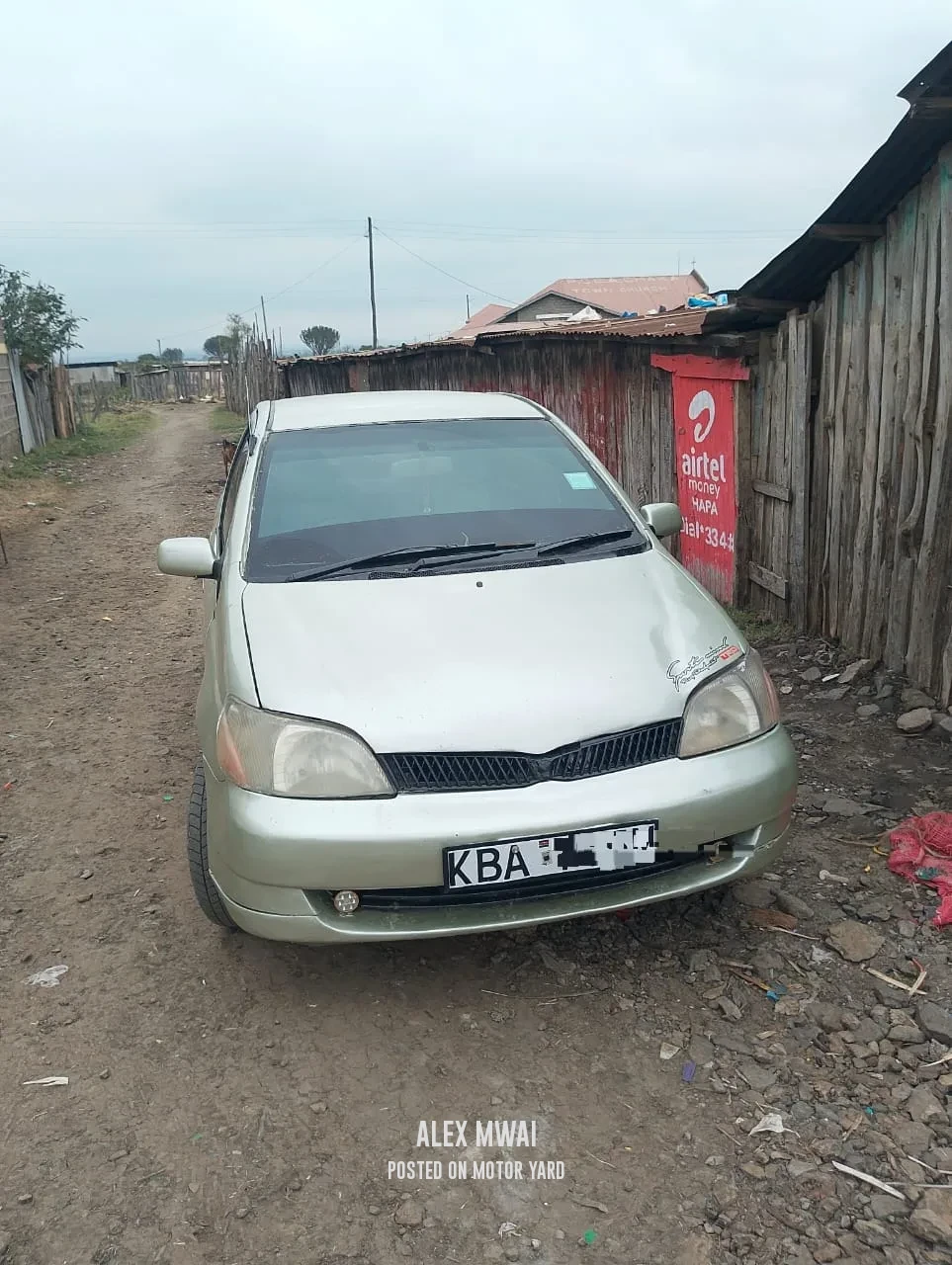 Toyota Platz 2013 Gold