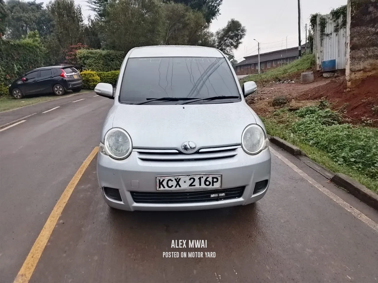 Toyota Sienta 2016 Silver